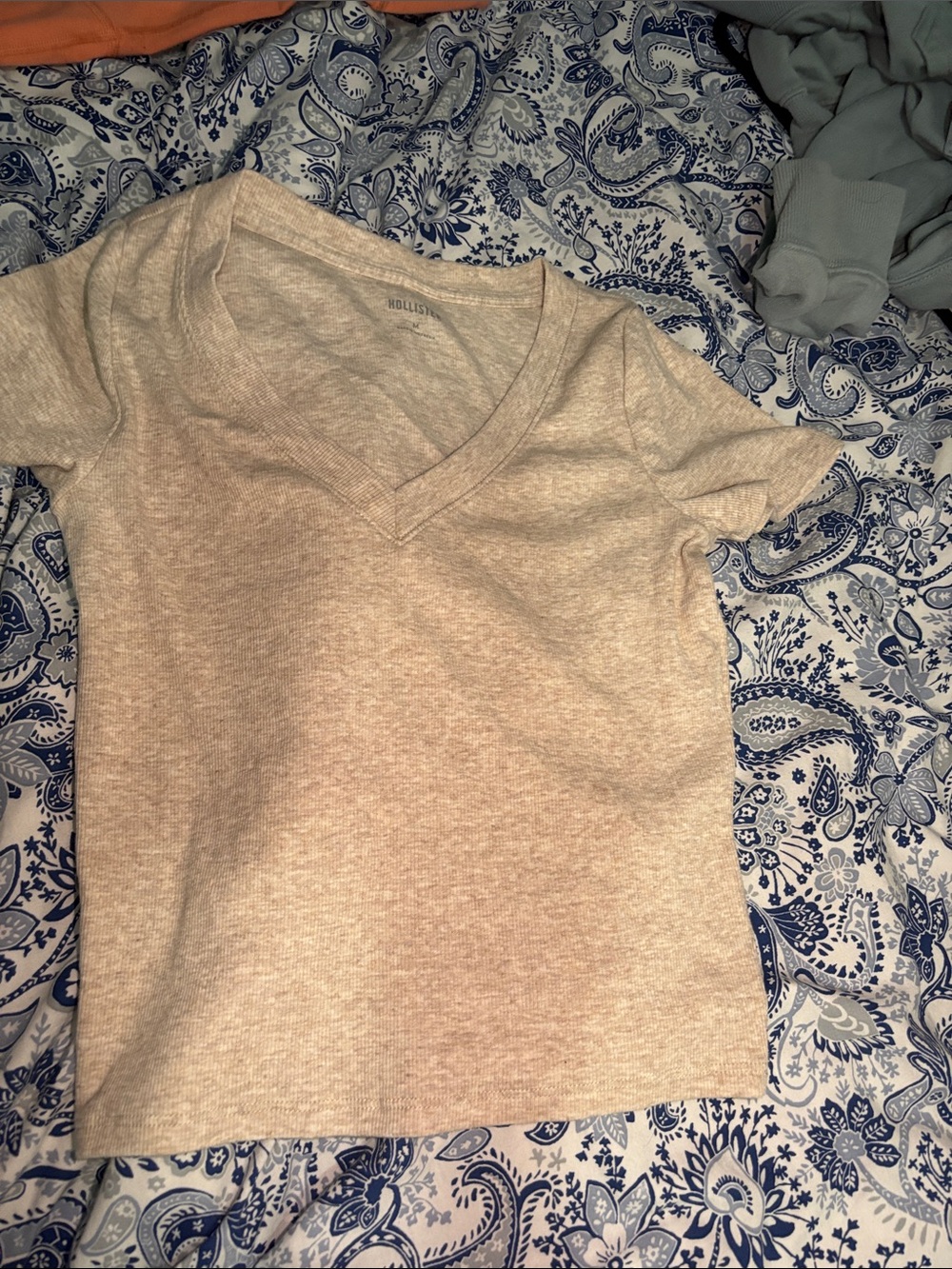 Hollister Light Heather Beige V-Neck Tee